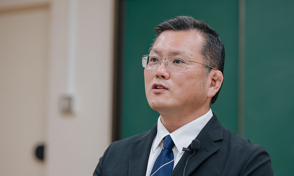 校長　倉本慎太郎